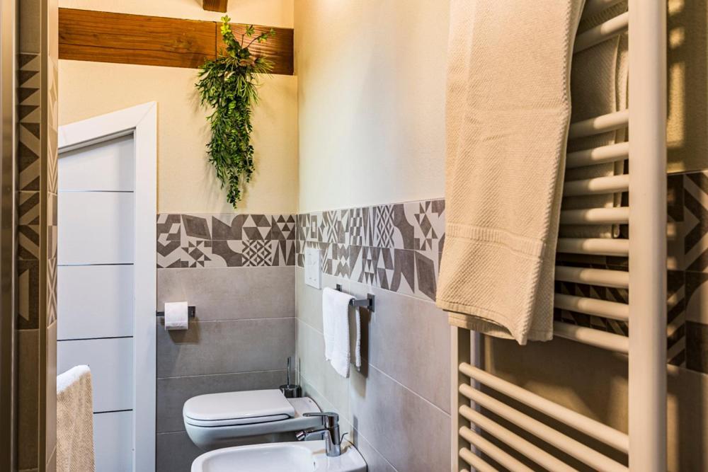A&G Apartment Aosta - Elegante Casa 100 Mq Su Due Piani Con Wi-Fi-Giardino-Parcheggio 외부 사진