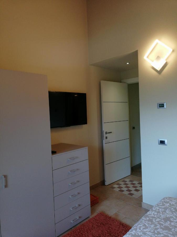 A&G Apartment Aosta - Elegante Casa 100 Mq Su Due Piani Con Wi-Fi-Giardino-Parcheggio 외부 사진