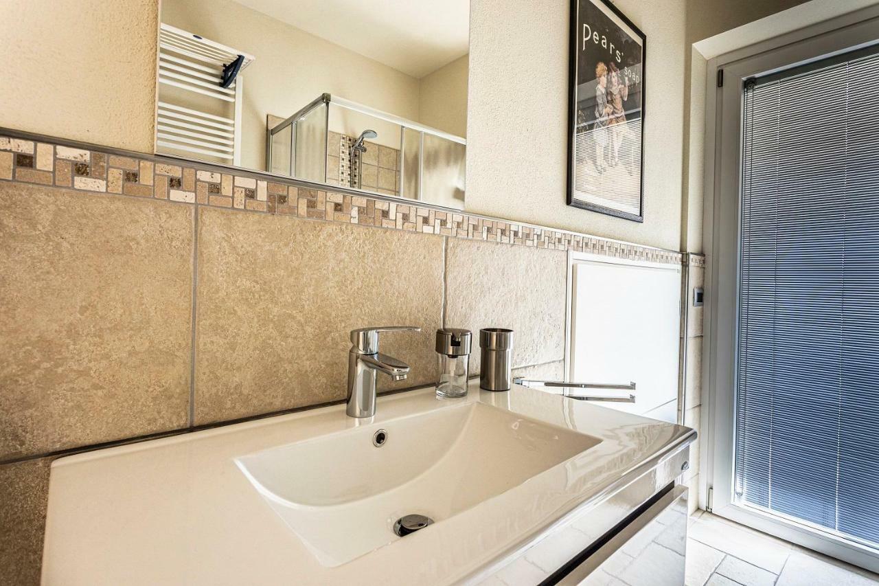 A&G Apartment Aosta - Elegante Casa 100 Mq Su Due Piani Con Wi-Fi-Giardino-Parcheggio 외부 사진